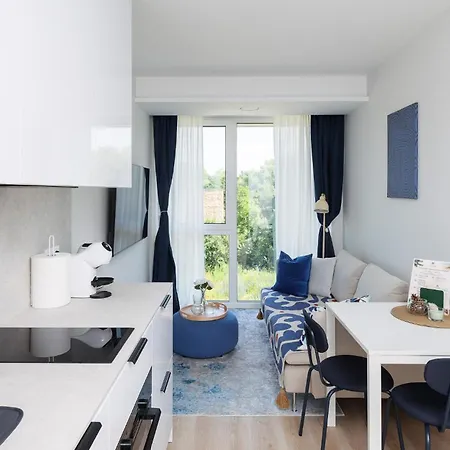 Apartament Bangu Apartamentai Su Sildomu Baseinu Połąga