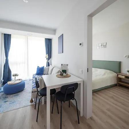 Bangu Apartamentai Su Sildomu Baseinu *