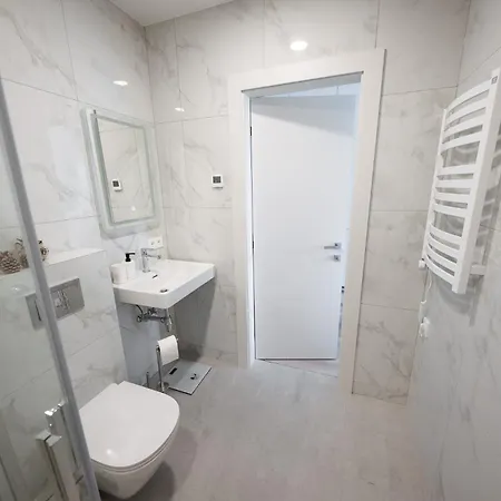 Bangu Apartamentai Su Sildomu Baseinu *