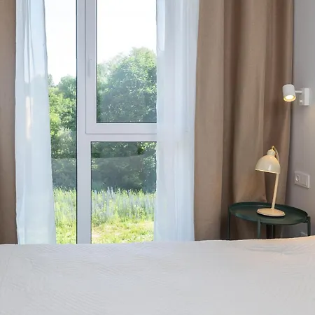 Bangu Apartamentai Su Sildomu Baseinu 公寓 帕兰加