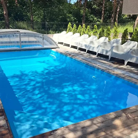 Bangu Apartamentai Su Sildomu Baseinu * 帕兰加